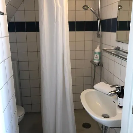 Huset Ved Springvandet * 란데르스