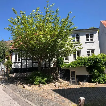 Huset Ved Springvandet Apartment