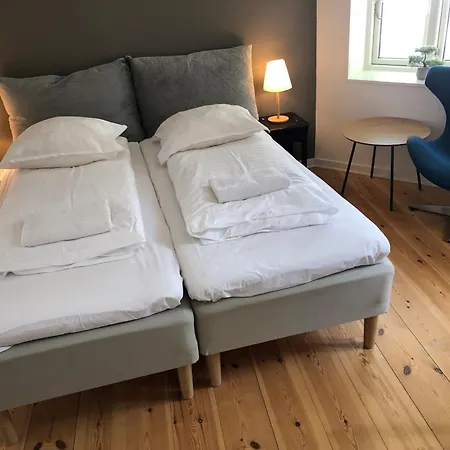 Huset Ved Springvandet شقة راندرس