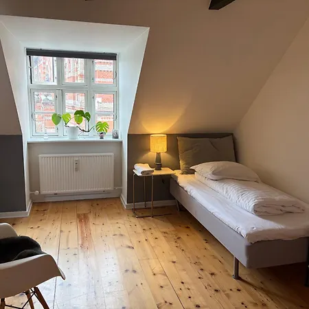 شقة Huset Ved Springvandet